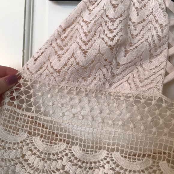 Cropped halter top - Picture 2 of 2